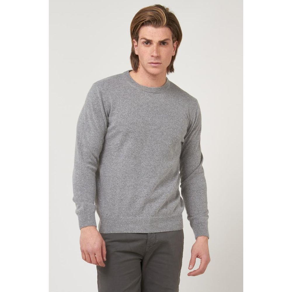 Gas Grauer Wollpullover