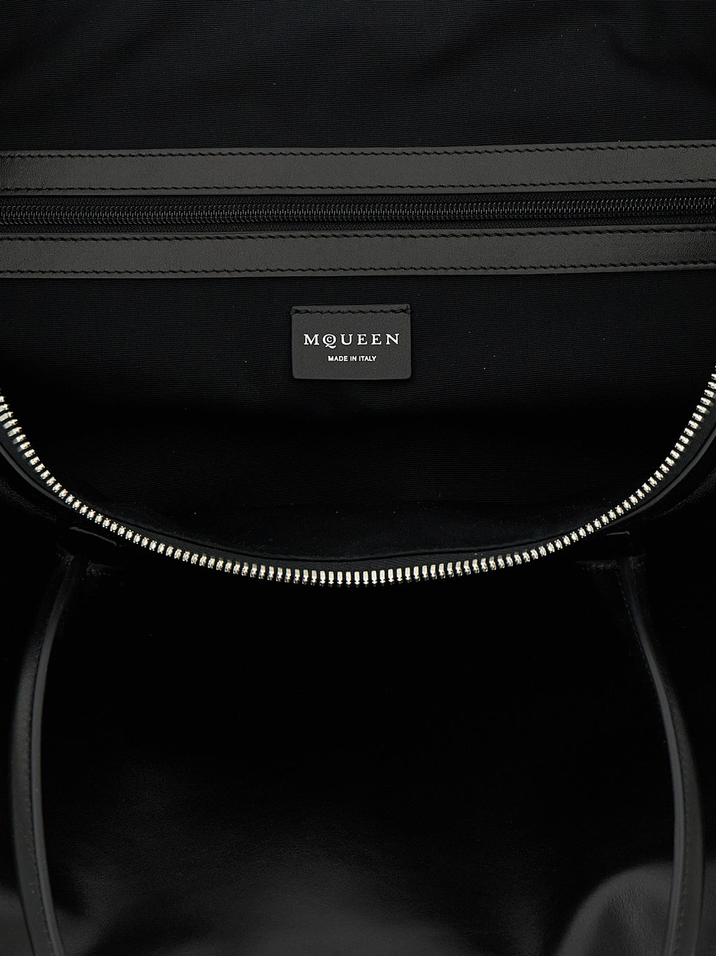 Alexander McQueen Schwarze Kalbsleder-Schultertasche