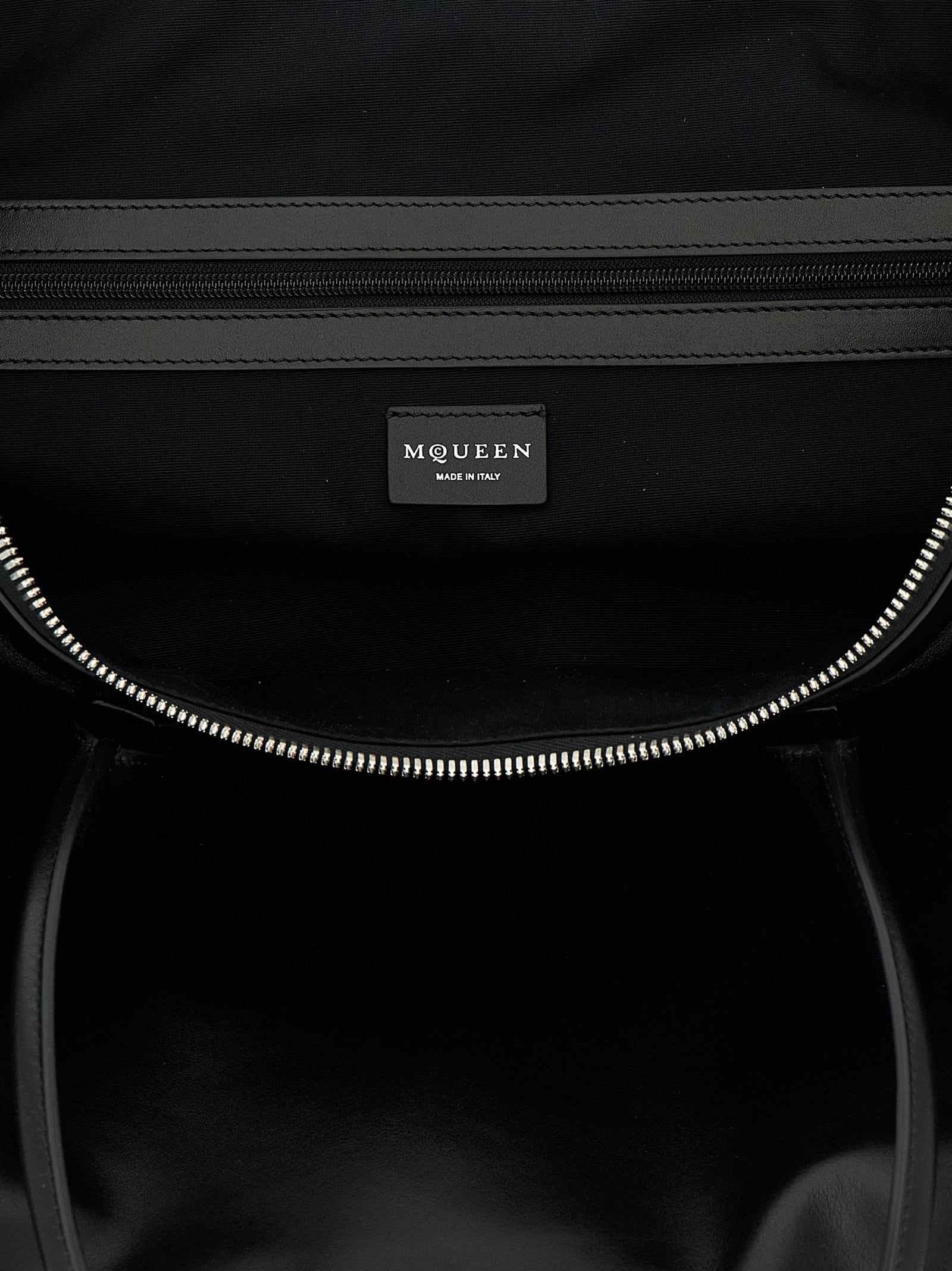 Alexander McQueen Schwarze Kalbsleder-Schultertasche