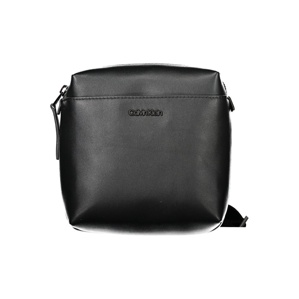Calvin Klein Schultertasche aus schwarzem Polyethylen