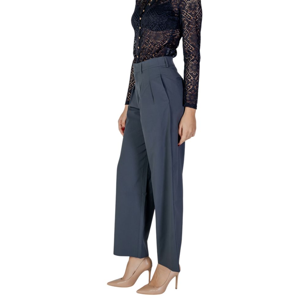 Calvin Klein Jeans Graue Freizeithose aus recyceltem Polyester